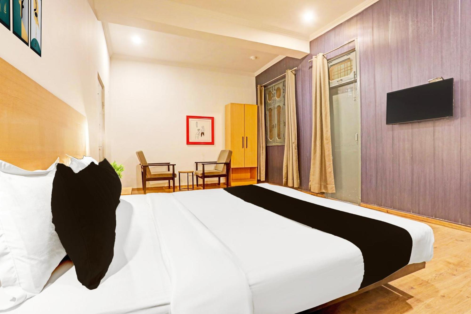 Super Townhouse Vijay Khand Gomti Nagar Lucknow Dış mekan fotoğraf