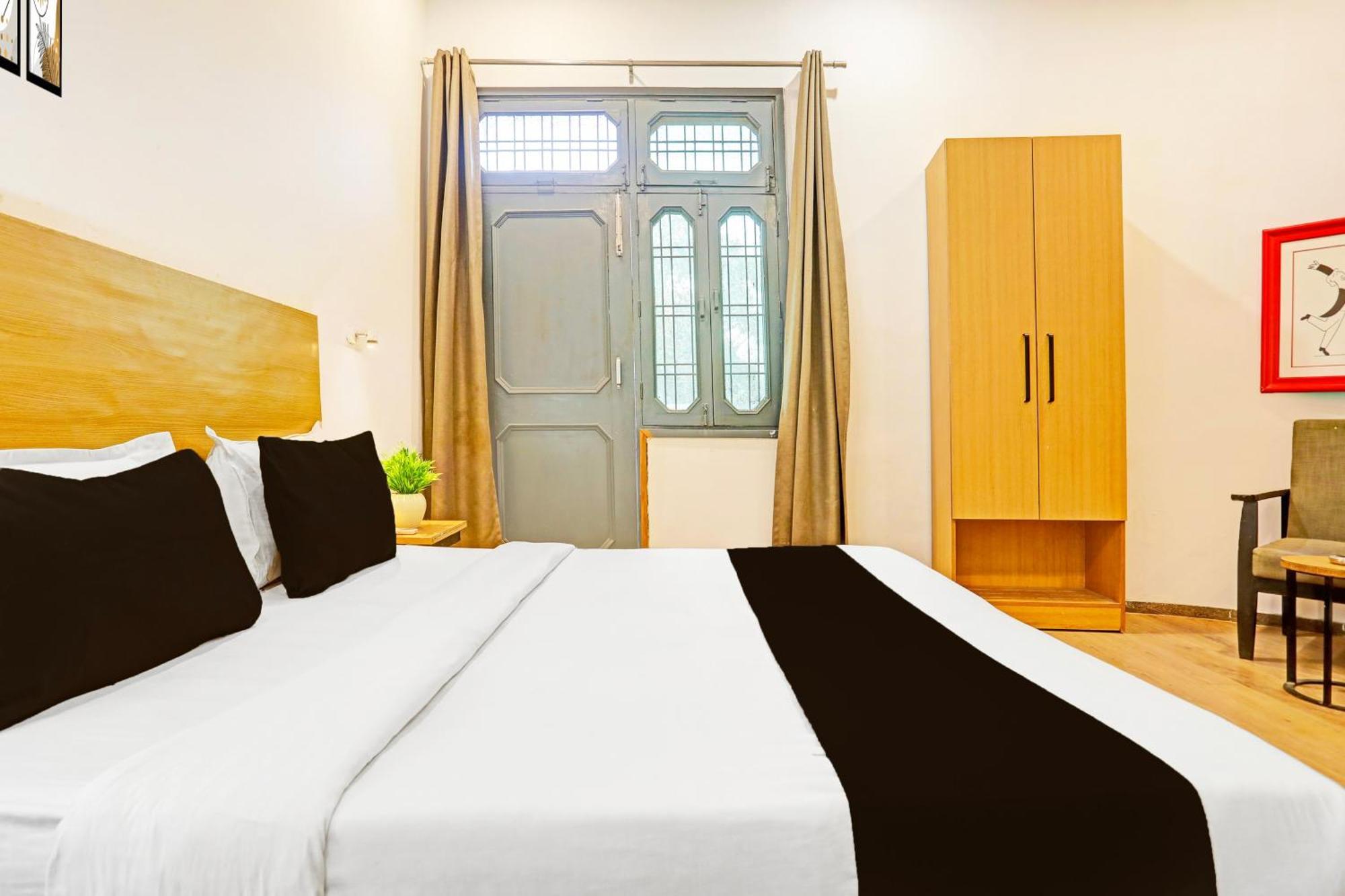 Super Townhouse Vijay Khand Gomti Nagar Lucknow Dış mekan fotoğraf
