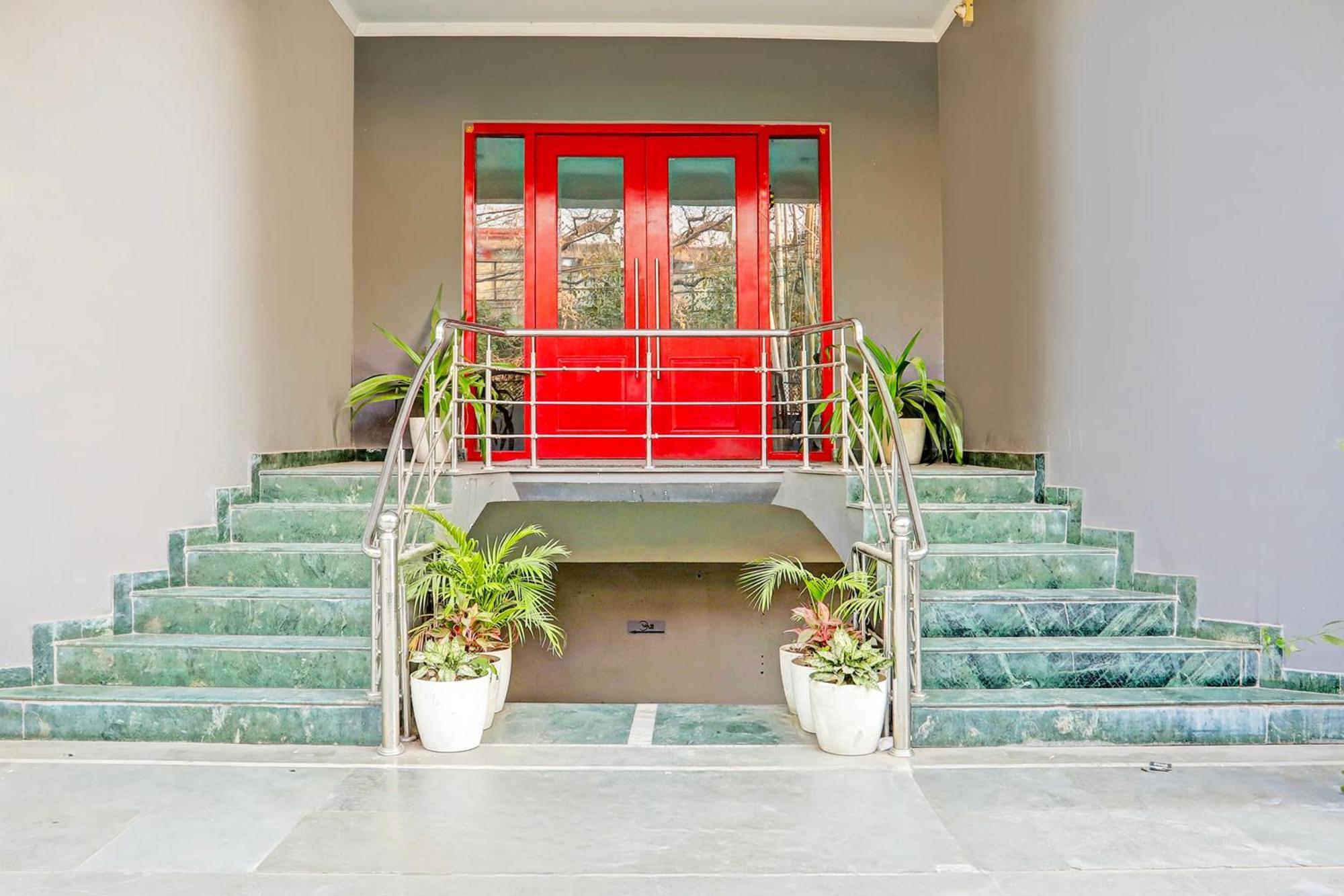 Super Townhouse Vijay Khand Gomti Nagar Lucknow Dış mekan fotoğraf