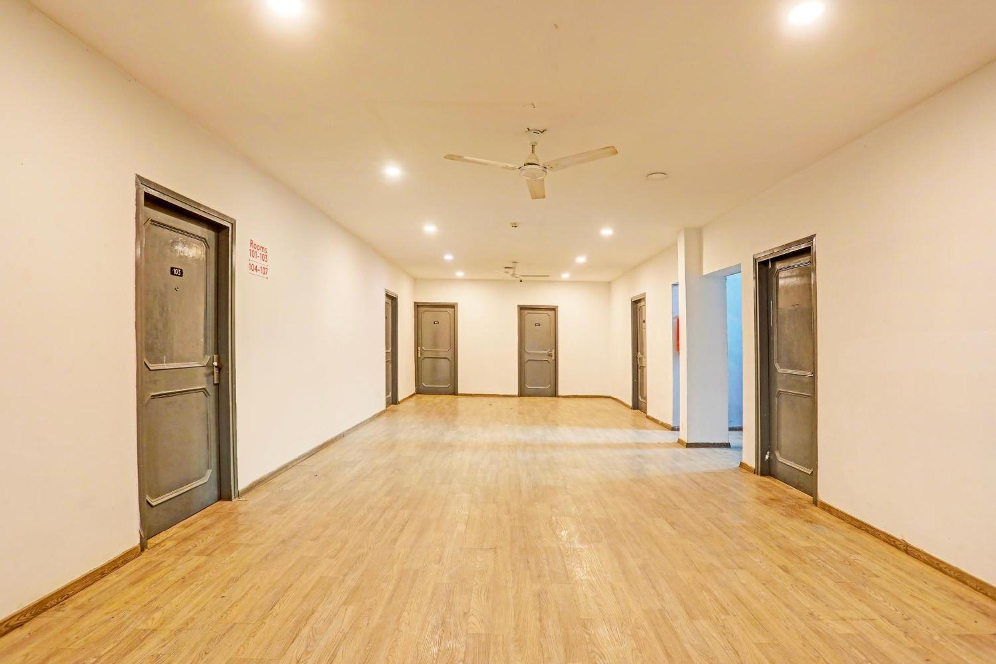 Super Townhouse Vijay Khand Gomti Nagar Lucknow Dış mekan fotoğraf