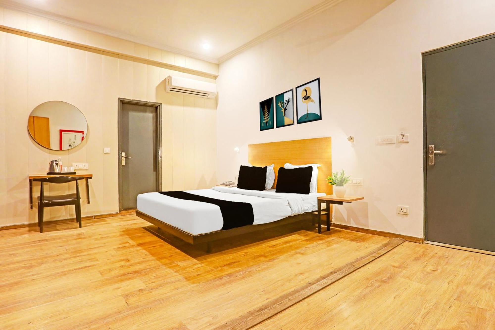 Super Townhouse Vijay Khand Gomti Nagar Lucknow Dış mekan fotoğraf