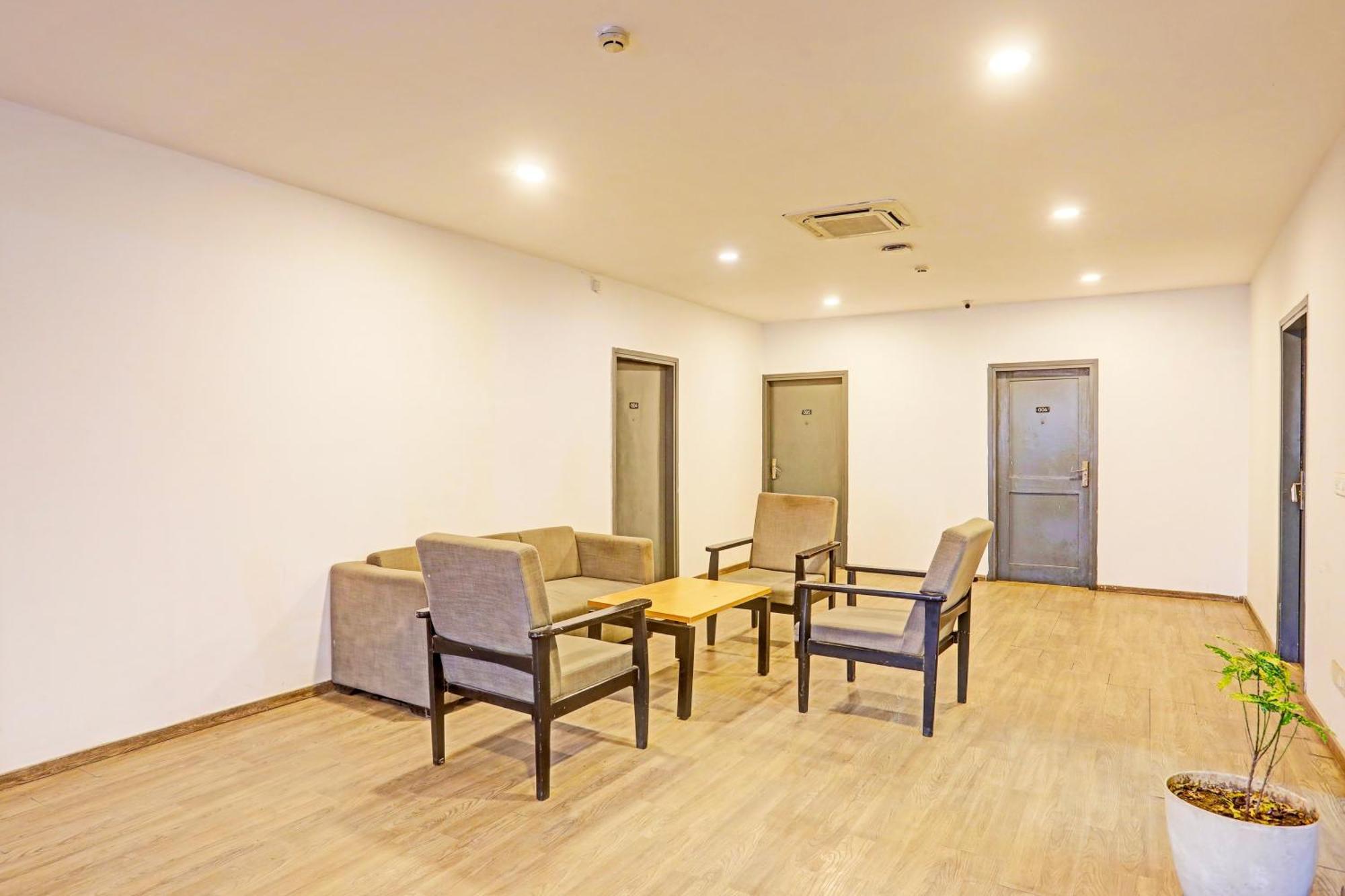 Super Townhouse Vijay Khand Gomti Nagar Lucknow Dış mekan fotoğraf
