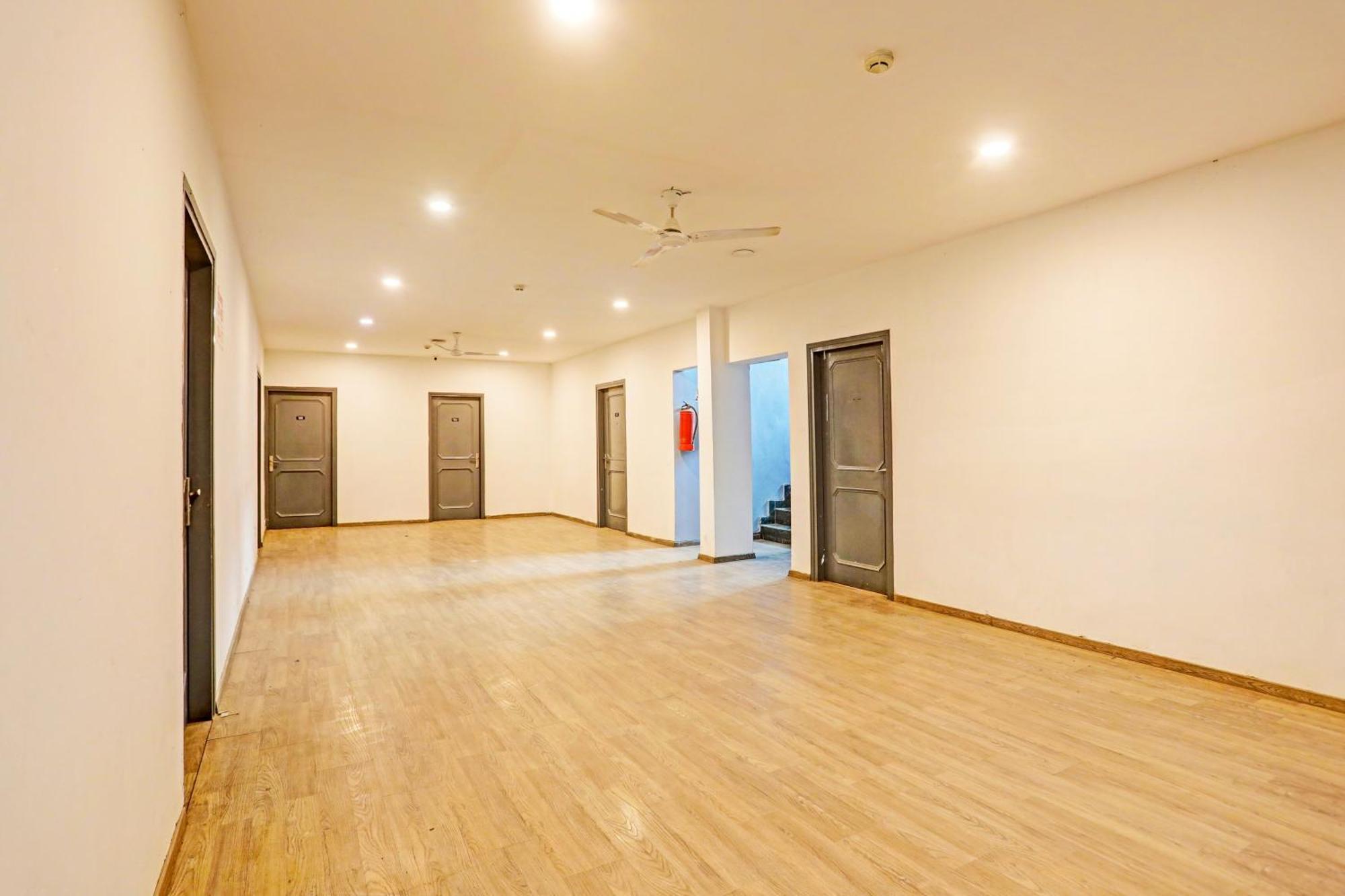 Super Townhouse Vijay Khand Gomti Nagar Lucknow Dış mekan fotoğraf