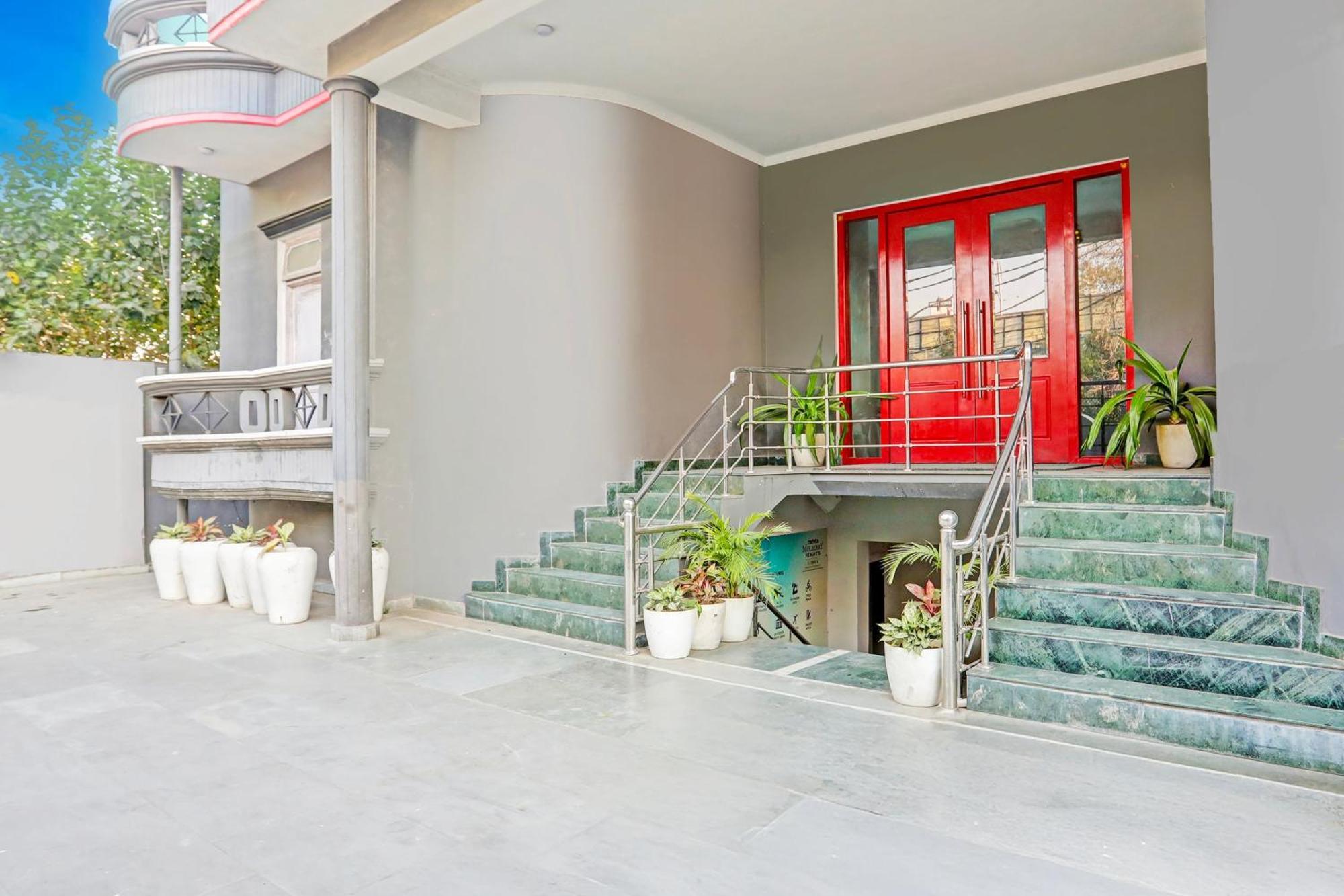 Super Townhouse Vijay Khand Gomti Nagar Lucknow Dış mekan fotoğraf